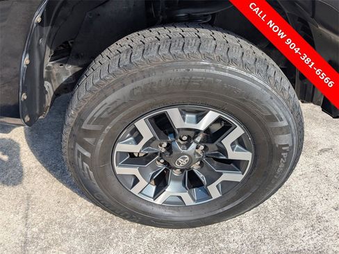 Used 2016 Toyota Tacoma SR image 11