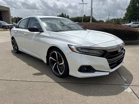 Used 2022 Honda Accord Sport image 3