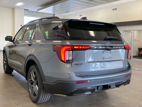 New 2026 Ford Explorer ST-Line w/ ST-Line Street Pack AWD/4WD image 35