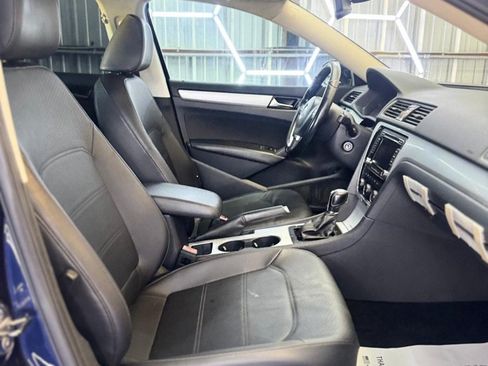 Used 2013 Volkswagen Passat 2.5 SE FWD image 25