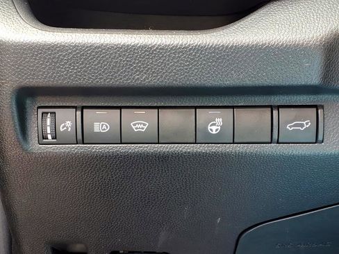 Used 2023 Toyota RAV4 XLE Premium image 23