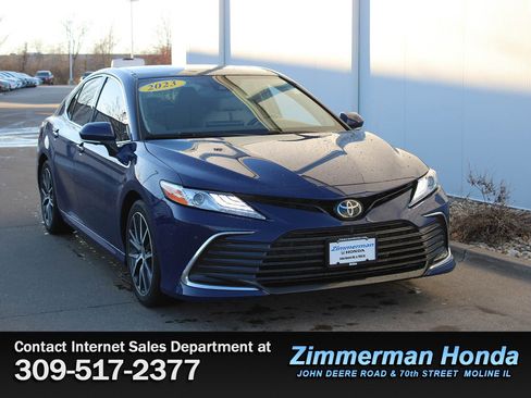 Used 2023 Toyota Camry XLE w/ Navigation Package image 3