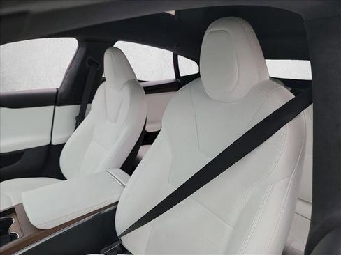 Used 2024 Tesla Model S image 13