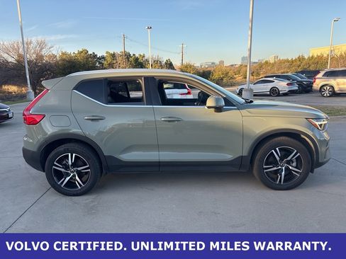 Certified 2025 Volvo XC40 B5 Core image 4