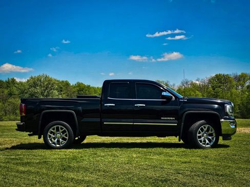 Used 2018 GMC Sierra 1500 SLT AWD/4WD image 2