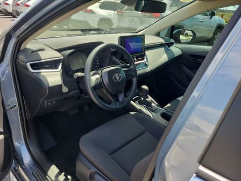 Used 2025 Toyota Corolla LE FWD image 18