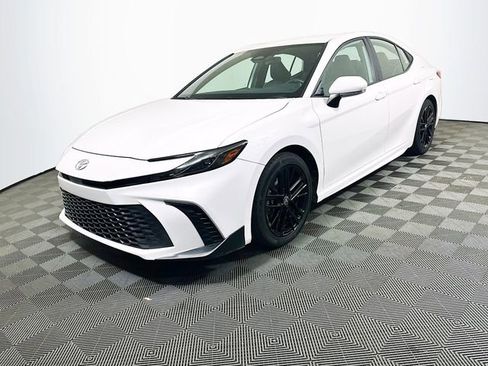 Certified 2025 Toyota Camry SE image 4