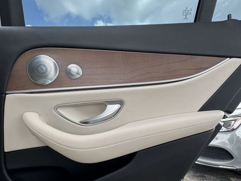 Used 2017 Mercedes-Benz E 300 image 26