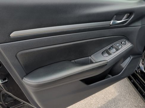 Used 2022 Nissan Altima 2.5 SV FWD image 13