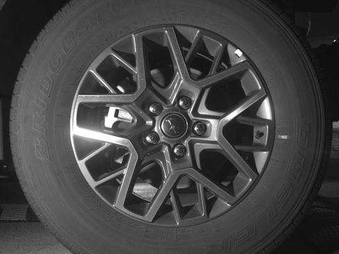 Used 2025 Jeep Wrangler Sahara image 13