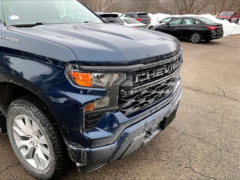 Used 2022 Chevrolet Silverado 1500 Custom image 5