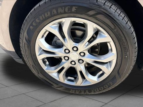Used 2018 Buick Enclave Avenir w/ Avenir Technology Package FWD image 11