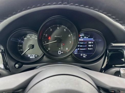 Certified 2023 Porsche Macan Turbo AWD/4WD image 15