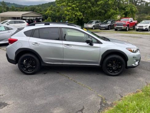 Used 2023 Subaru Crosstrek 2.0i image 3