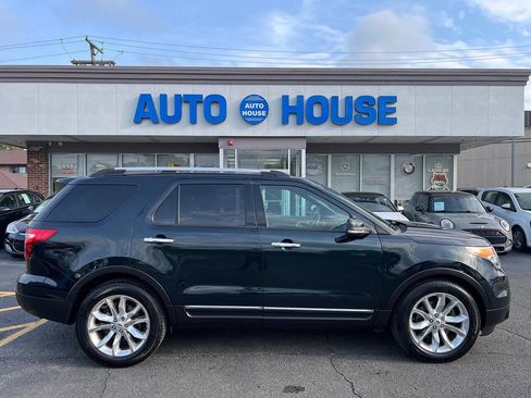 Used 2015 Ford Explorer XLT w/ Equipment Group 202A FWD image 8