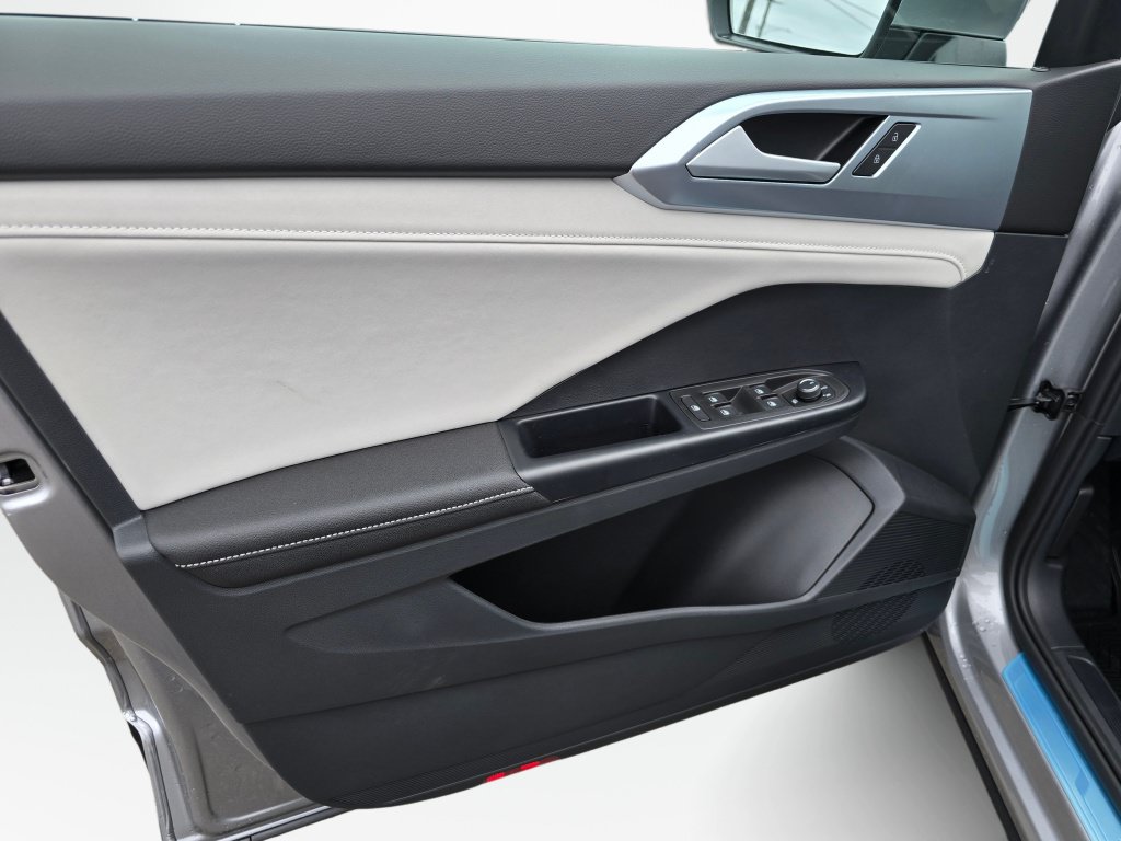 New 2026 Volkswagen Taos SE AWD/4WD image 18