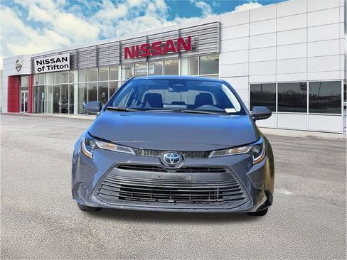 Used 2024 Toyota Corolla LE FWD image 2
