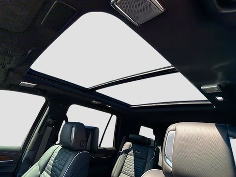 Used 2023 Cadillac Escalade Sport Platinum image 29