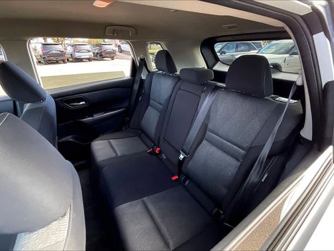 Used 2024 Nissan Rogue SV image 19