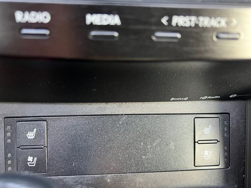 Used 2018 Lexus IS 300 AWD image 26