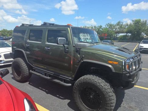 Used 2004 HUMMER H2 w/ Preferred Equipment Group AWD/4WD image 1