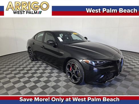 Used 2024 Alfa Romeo Giulia Veloce AWD/4WD image 1