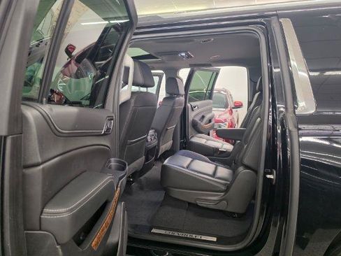 Used 2019 Chevrolet Suburban Premier AWD/4WD image 9