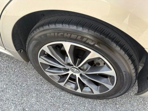 Used 2018 Toyota Avalon XLE Premium w/ Protection Package FWD image 29