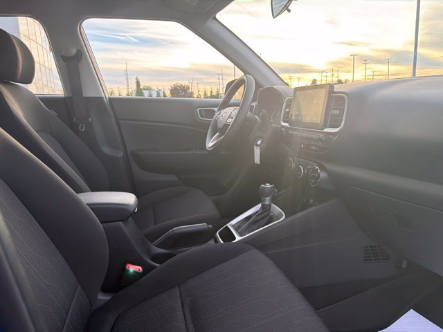 Used 2023 Hyundai Venue SE w/ Cargo Package FWD image 24