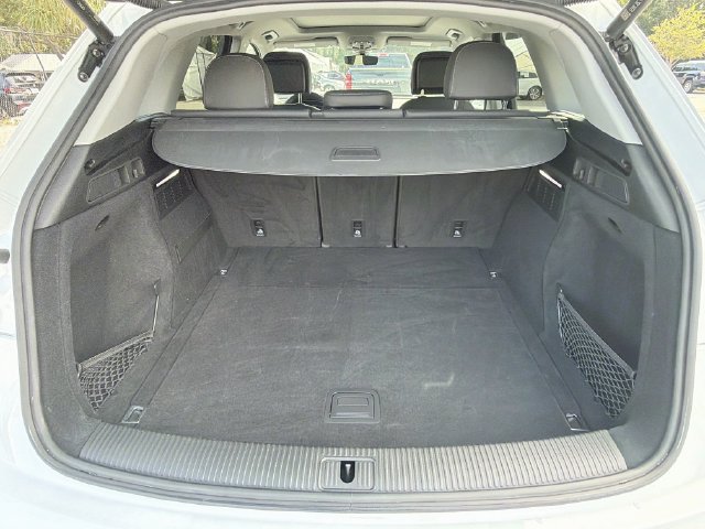 Used 2023 Audi Q5 2.0T Premium w/ Convenience Package AWD/4WD image 12