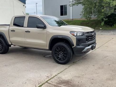 Used 2024 Chevrolet Colorado Trail Boss AWD/4WD image 2