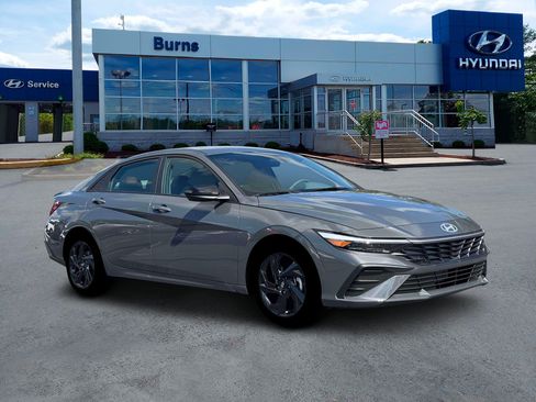 New 2026 Hyundai Elantra Sport FWD image 10