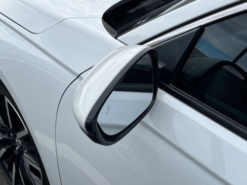 Used 2023 Honda Accord Touring image 8