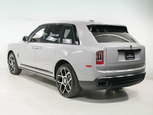 Used 2024 Rolls-Royce Cullinan Black Badge AWD/4WD image 3