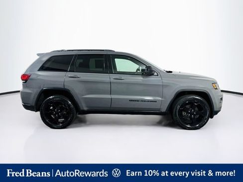 Used 2019 Jeep Grand Cherokee Laredo AWD/4WD image 10