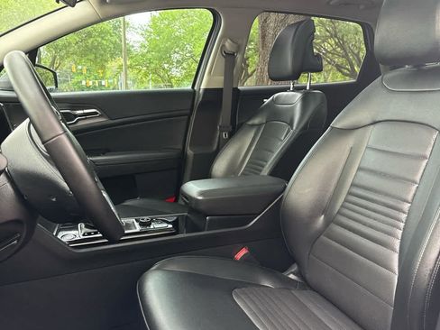 Used 2025 Kia Sportage SX image 10