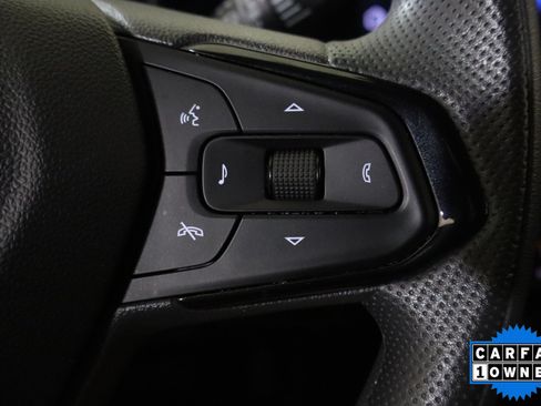 Used 2025 Chevrolet Trax LT FWD image 28