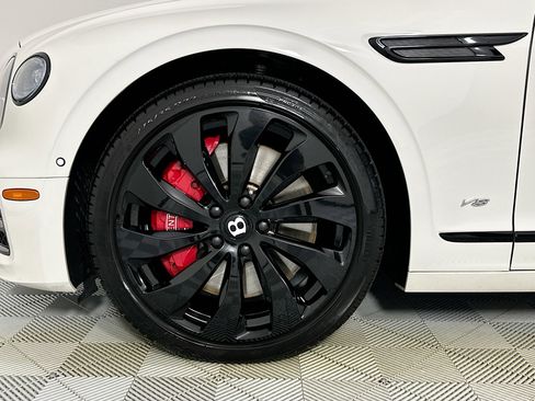 Certified 2022 Bentley Flying Spur V8 image 6