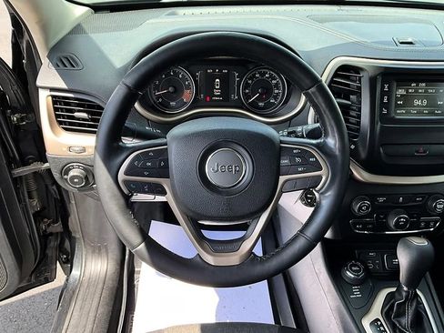 Used 2014 Jeep Cherokee Latitude AWD/4WD image 31