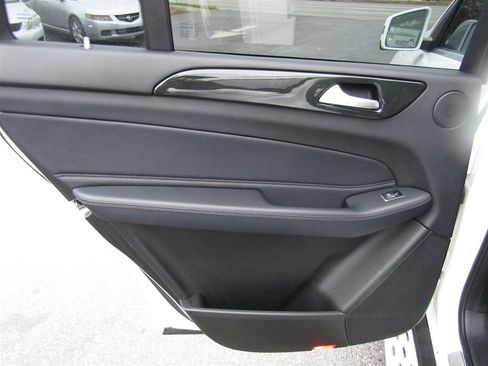 Used 2018 Mercedes-Benz GLS 450 4MATIC image 18