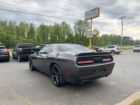 Used 2016 Dodge Challenger SXT Plus RWD image 27