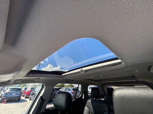 Used 2019 GMC Acadia SLT image 11