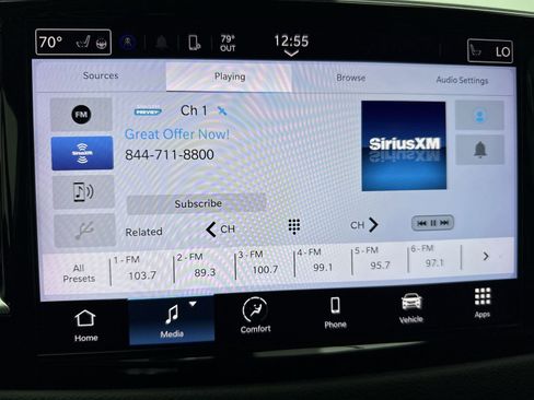 Used 2023 Chrysler Pacifica Touring-L image 17