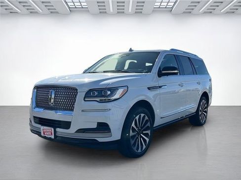 Used 2022 Lincoln Navigator Reserve image 7