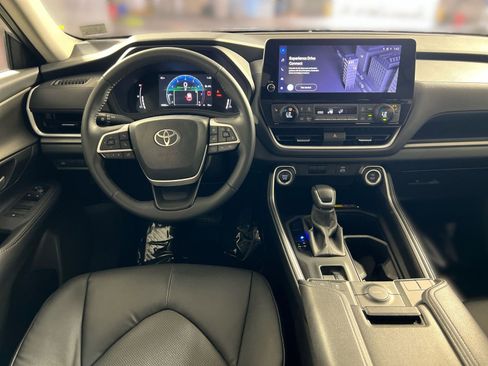 Used 2025 Toyota Grand Highlander FWD image 24
