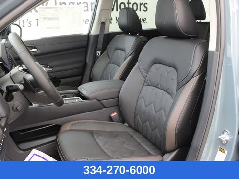 New 2026 Nissan Pathfinder Platinum image 13