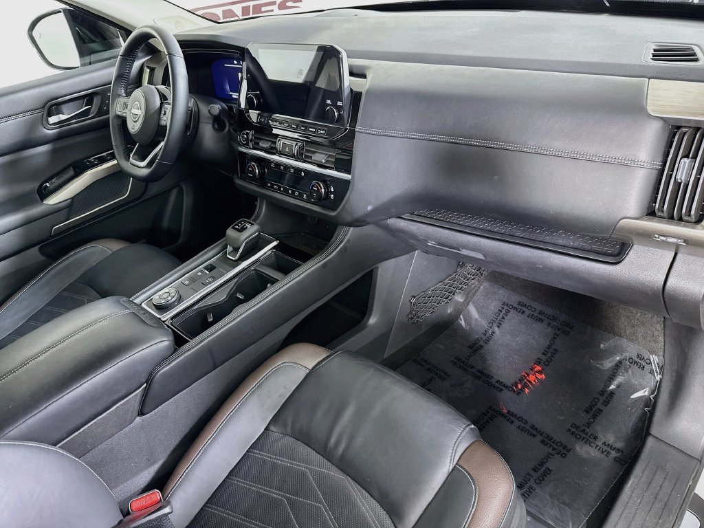 Certified 2024 Nissan Pathfinder Platinum AWD/4WD image 37