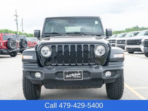 Used 2024 Jeep Wrangler Unlimited Sport AWD/4WD image 9