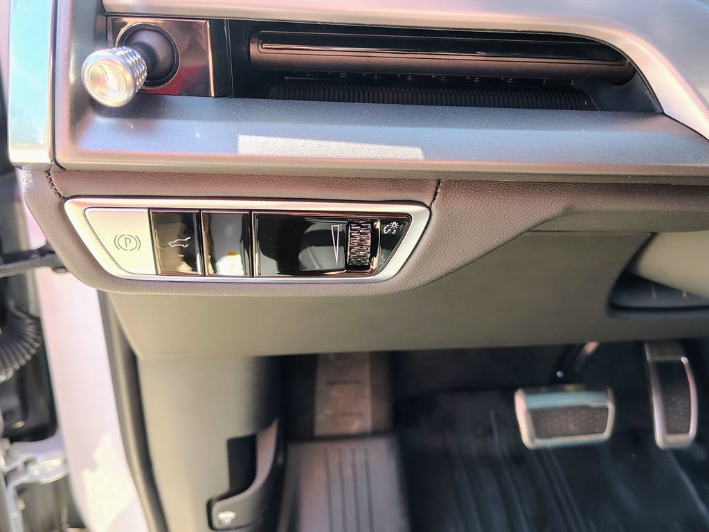 Used 2026 Cadillac Vistiq Sport w/ LPO, Floor Liner Package AWD/4WD image 22