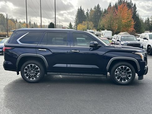 Used 2024 Toyota Sequoia Limited image 10